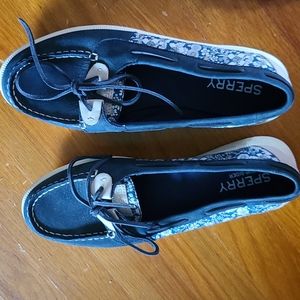 Sperry top-slider shoes size 9